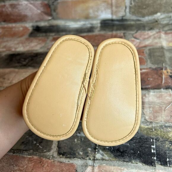 5 for $25🔥Rising Star Metallic Silver Butterfly Sandals Baby Size 6-9 Months - Picture 5 of 6